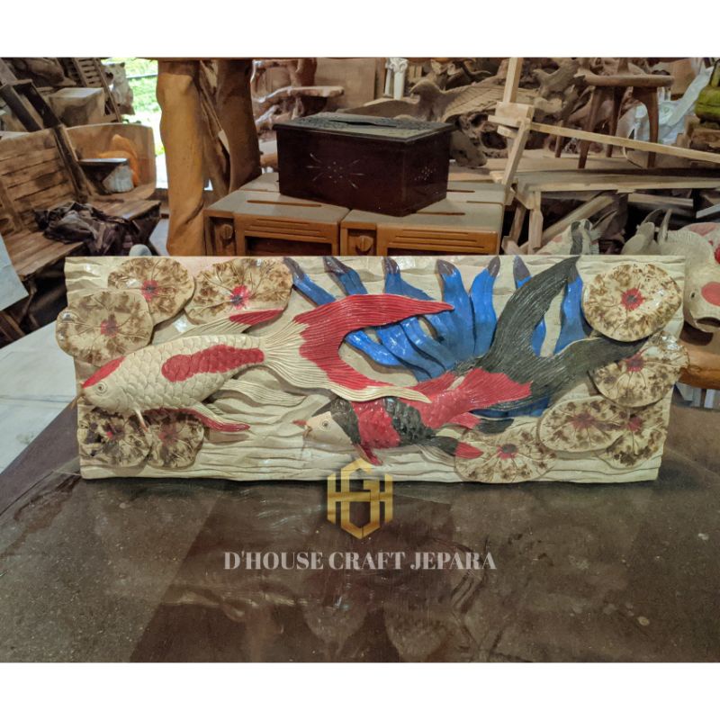 Relief Ikan Emas Dekorasi Dinding Kayu Jati