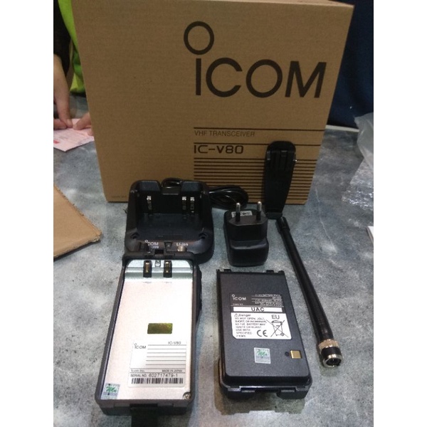 Ht icom v80 vhf ht handy  talkie