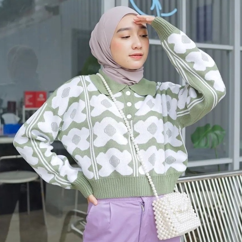 MVP - Sweater Rajut Tebal - Flower Crop Button Sweater