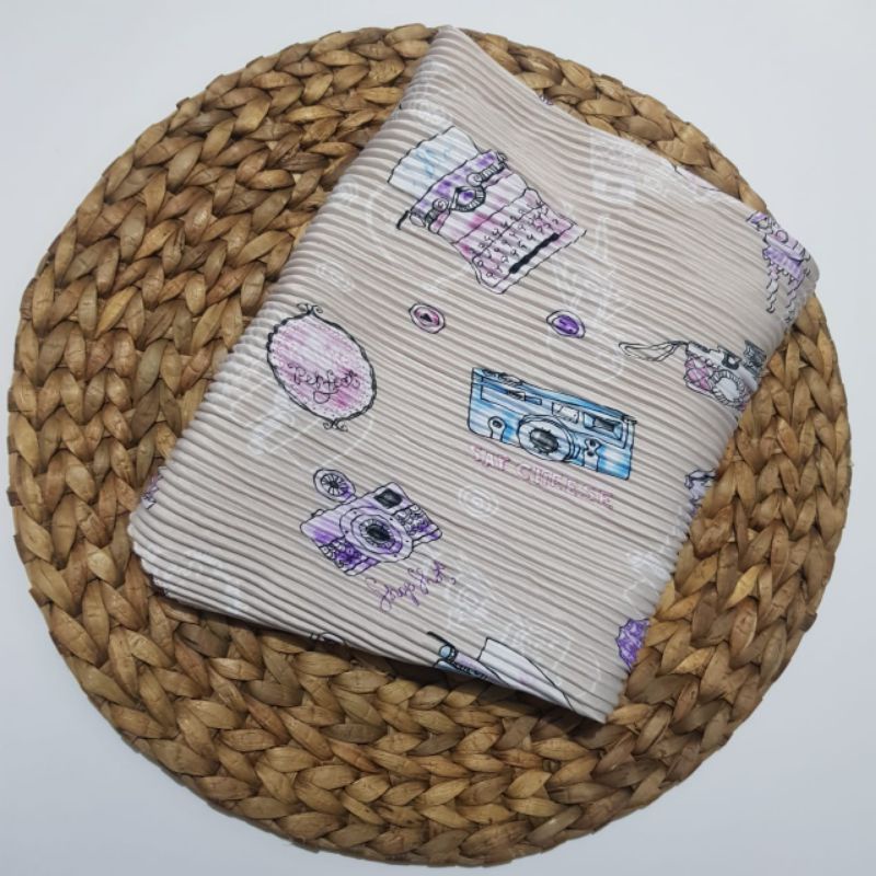 Jilbab Segi Empat Motif Plisket Polycatton Ori Nazilla-Cartoon Cream