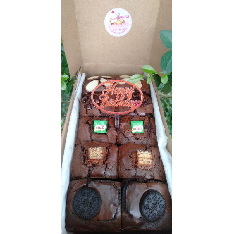 

Fudgy Brownies Shiny Crust Bekasi