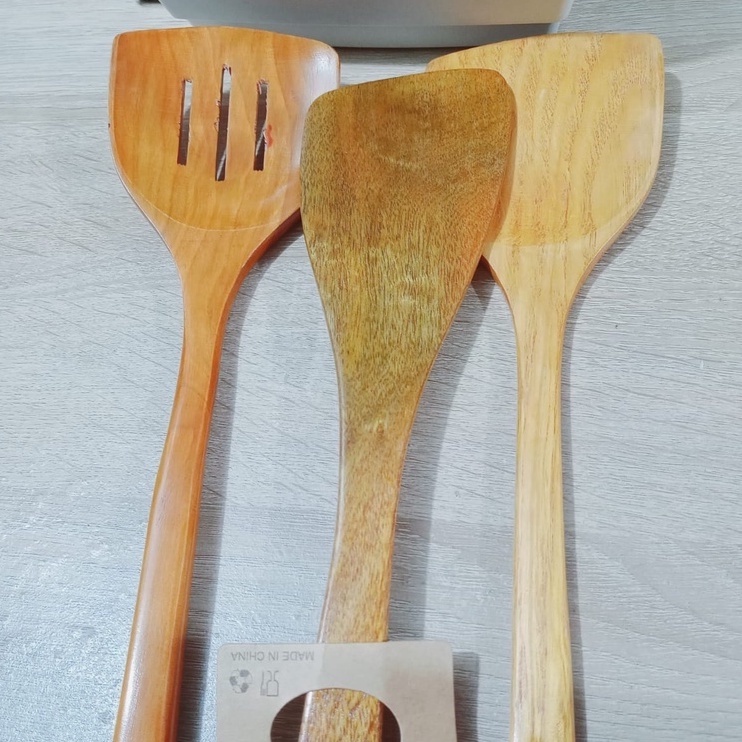 Sodet Kayu BOLONG / Spatula Kayu / Sutil Alami