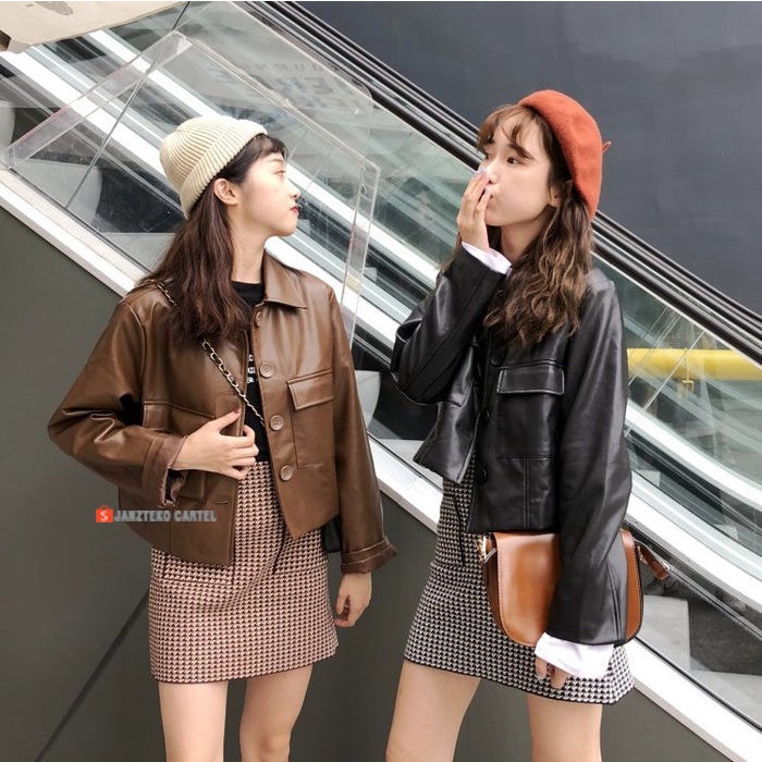 JNK x TRENCH - Jaket Kulit Oversized Wanita OOTD Faux Synthetic Leather Jacket Jumbo Oversize Besar Tebal Original Premium Import Cewek Perempuan Anak Muda Gadis Remaja Dewasa HIts Casual Trendy Elegan Kekinian 2021 Selebgram Hitam Coklat Kerja Kantor Ori