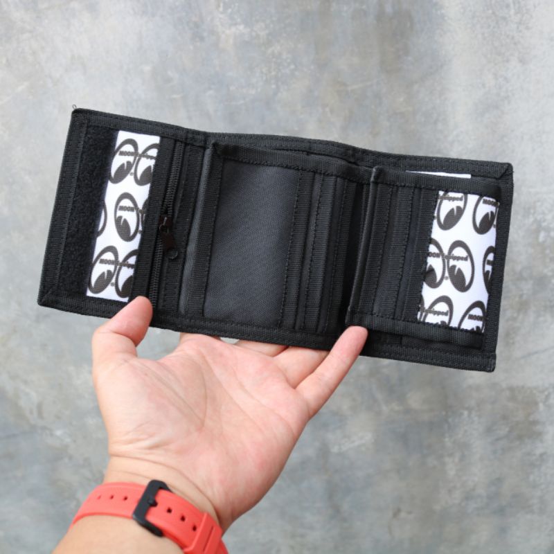 Dompet pria trifold mooneyes with strap
