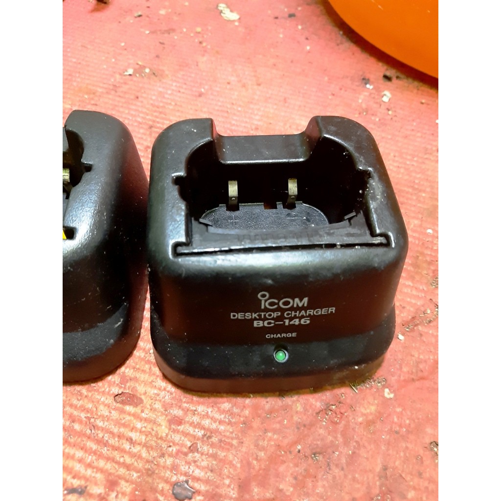 Charger Ht Icom V8 Hanya Desktop saja tipe Bc144 Kondisi Second Normal sudah dicek