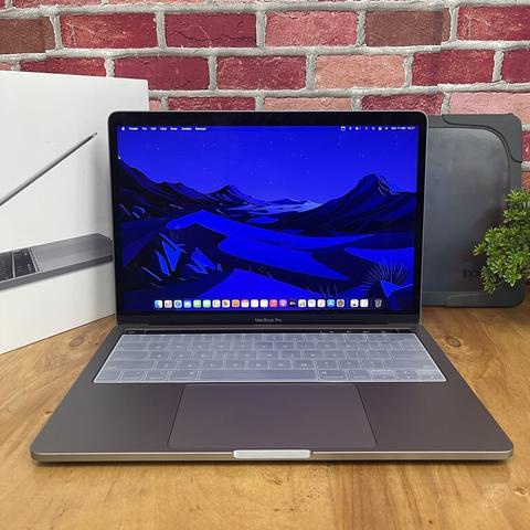 Macbook Pro 2020 13inch MXK52 Space Gray LIke new CC 9 Garansi iBox