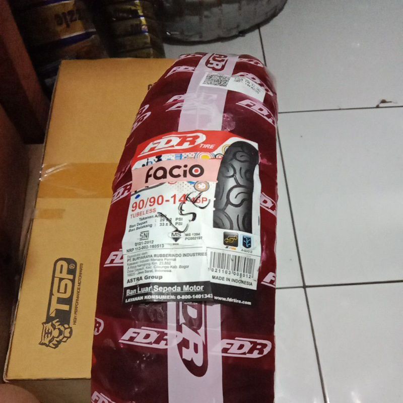 BAN TUBLES BELAKANG VARIO 125 VARIO 150 UKURAN 90/90-14 FDR TUBLES