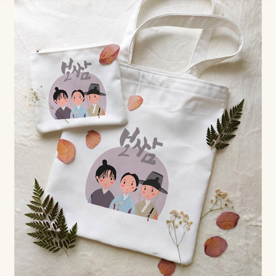 

BOSSAM: STEAL THE FATE TOTE BAG + PENCIL CASE DRAMA KOREA / DRAKOR / DRAMA KOREA FANKIT / DRAKOR