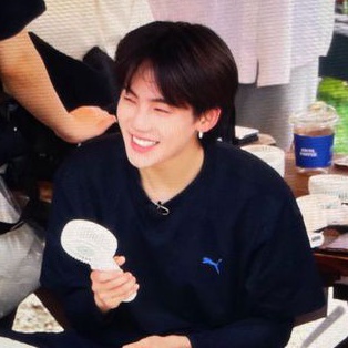 photocard hyunsuk astronot + junghwan