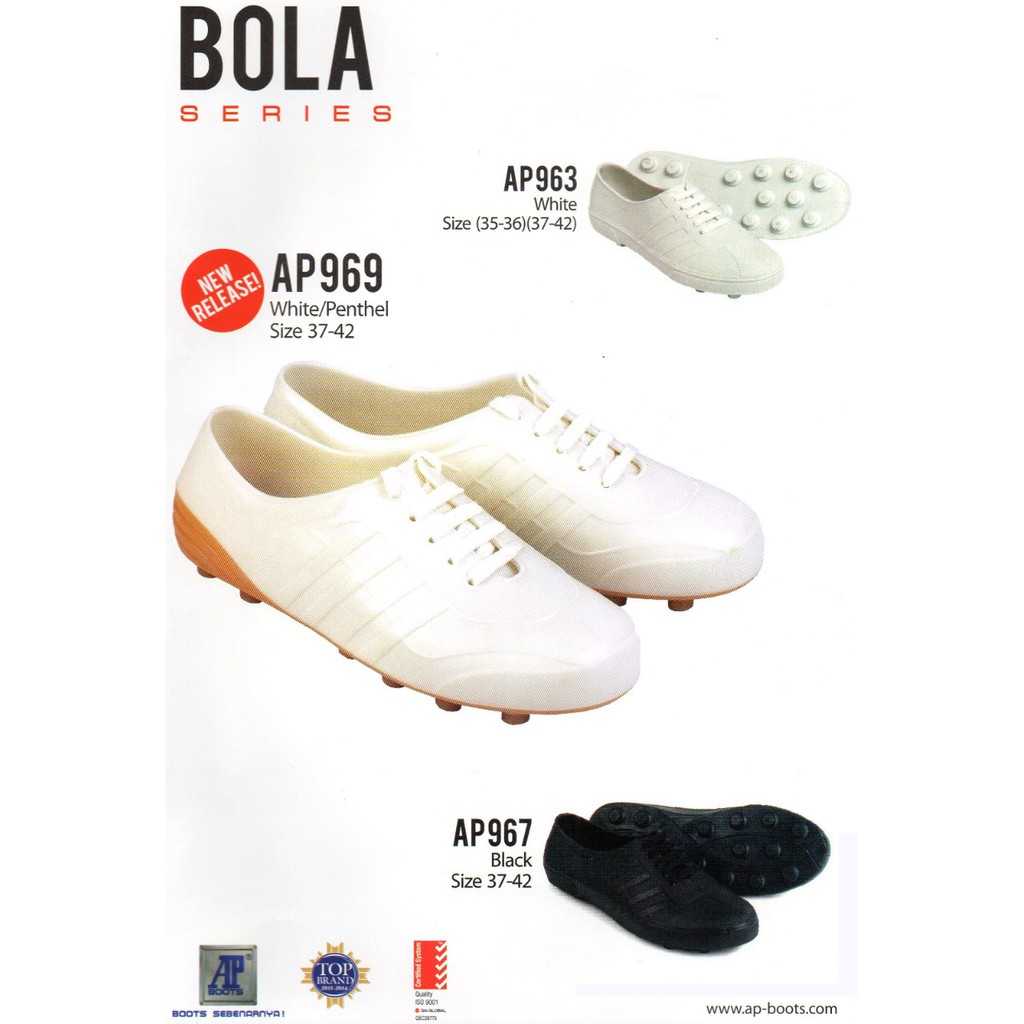 Sepatu Karet AP Boots Multi Fungsi- AP PUL BOLA 967 Hitam / 963 Putih dan Cream AP Boot Sepatu Petani