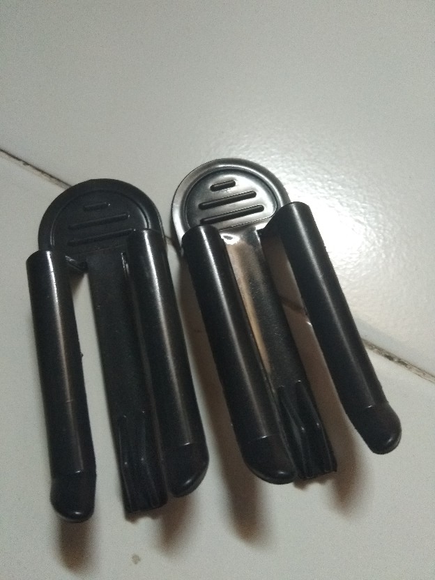 Klip Penjepit Plastik Sampah (1 Set Isi 2)