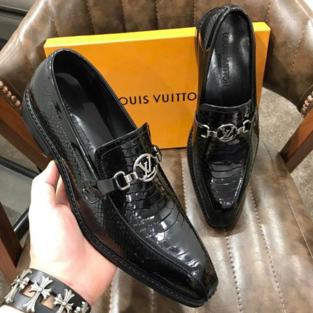Sepatu pantofel lv mirror quality