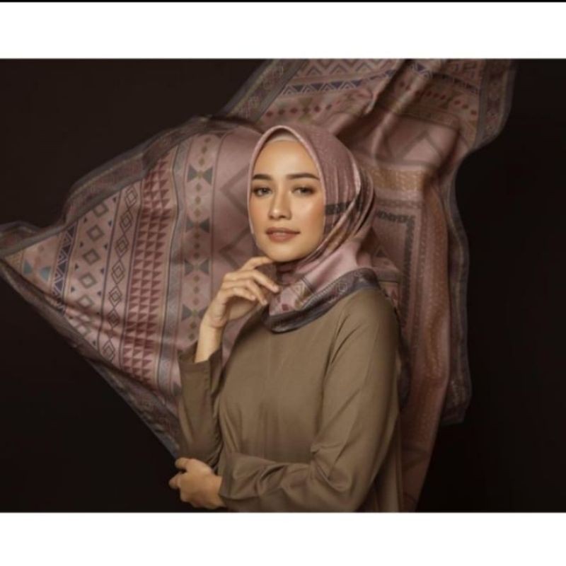 Hijab Voal Segiempat Motif Alodra Kerudung Segiempat Voal Jilbab Voal