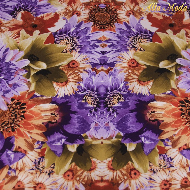 

Alta Moda Katun Stretch Big Floral Ungu Orange (1M)