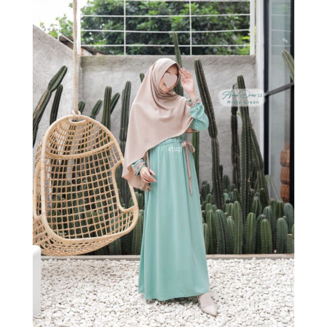 Ara Dress | By etuzi | Gamis wollycrepe premium simple elegan tali samping busui friendly