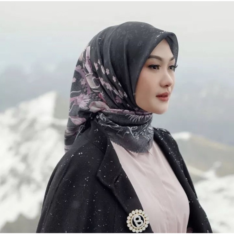 buttonscarves nada series Black (RE)