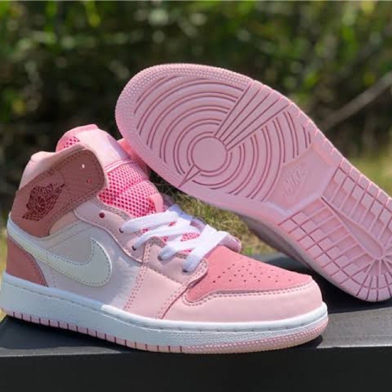 air jordan 1 mid women's pink