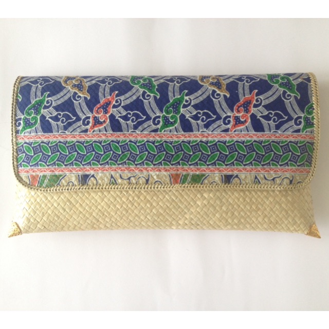 CLUTCH ANYAMAN PANDAN BATIK
