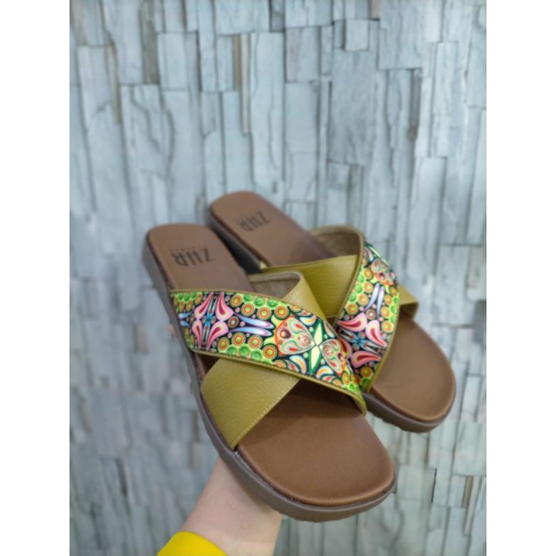 SENDAL TEPLEK BATIK MERK ZHR BAHAN KULIT ASLI