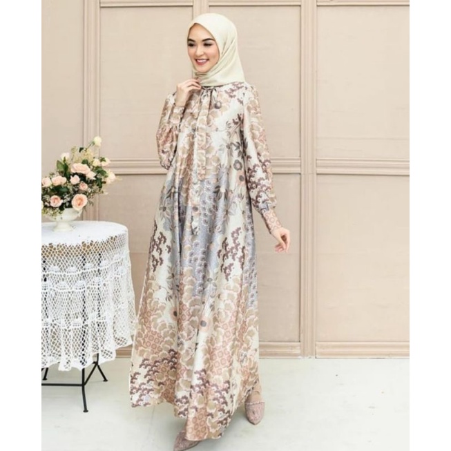 Ava Dress Wearing Klamby