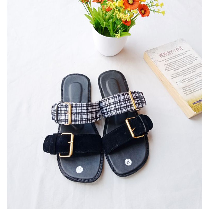 SANDAL FLAT MILANO  BAN2 MOTIF KOTAK/Sandal Wanita/Sandal murah-Hitam