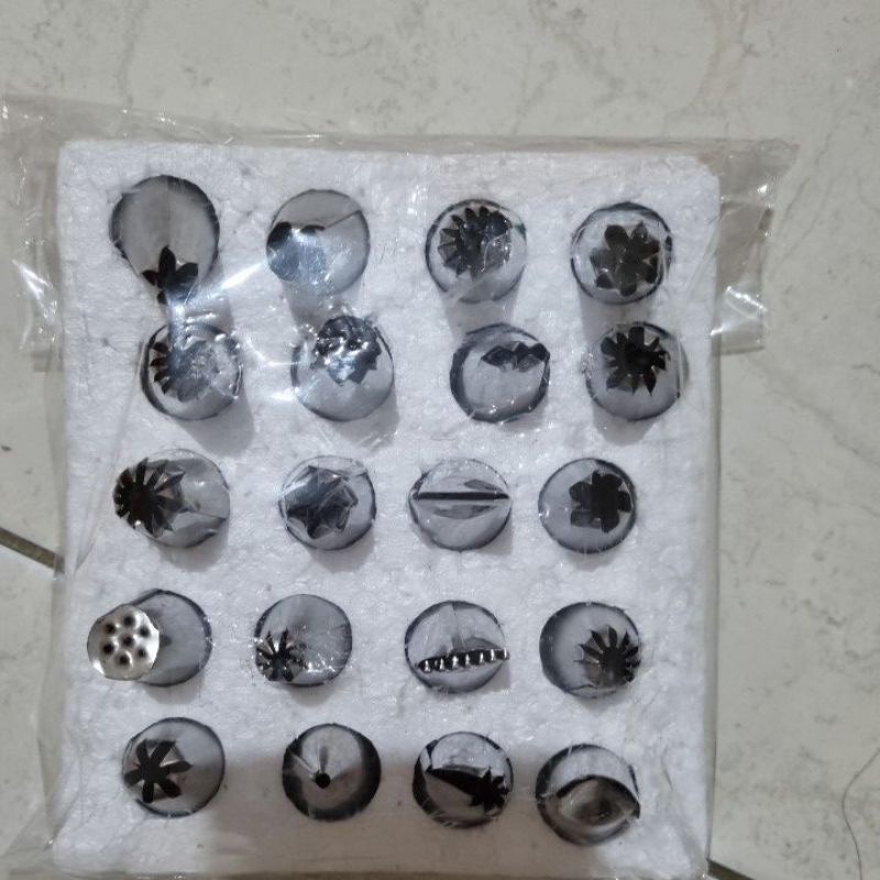 

spuit 20 pcs new. ukir kue.