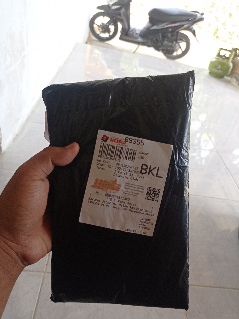 Batik Myrna - Kemeja Batik Lengan Panjang Pria Atasan Ceplok Navy