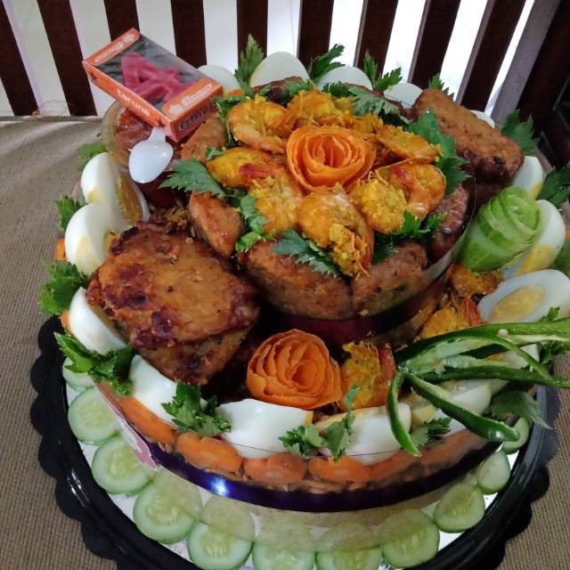 

Cake tumpeng kekinian