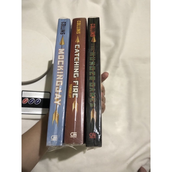 novel bekas the hunger games