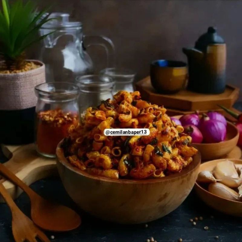 

Makaroni pedas daun jeruk