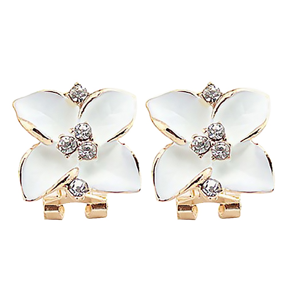 Anting Stud Enamel Bentuk Clover Aksen Berlian Imitasi Untuk Wanita