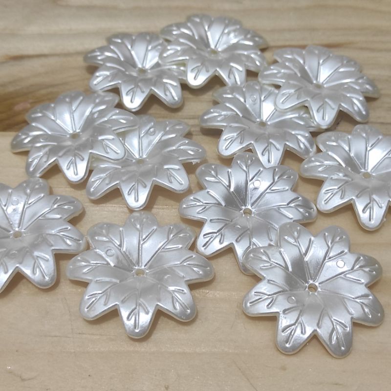 10pcs kelopak bunga Mutiara 4cm