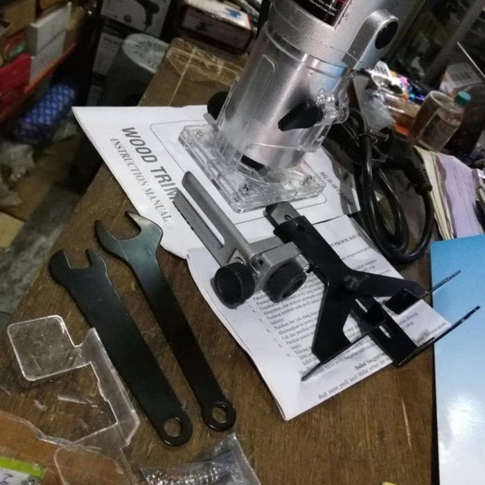 Mesin Profil Kayu Router Wood Trimer Mollar WT 3850 HD