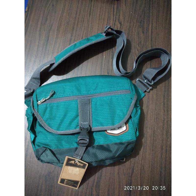 SALE  tas selempang Rei warna tosca bahan parasut