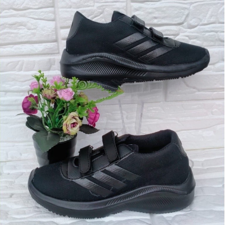 Sepatu Sekolah Anak Hitam Polos Tanpa Tali