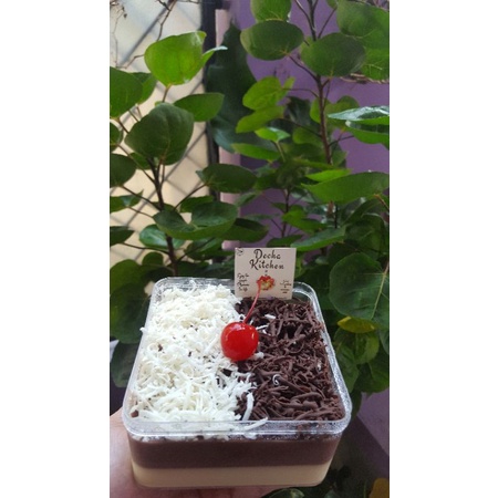 

puding Dessert box 500ml toping coklat/keju (atau mix)