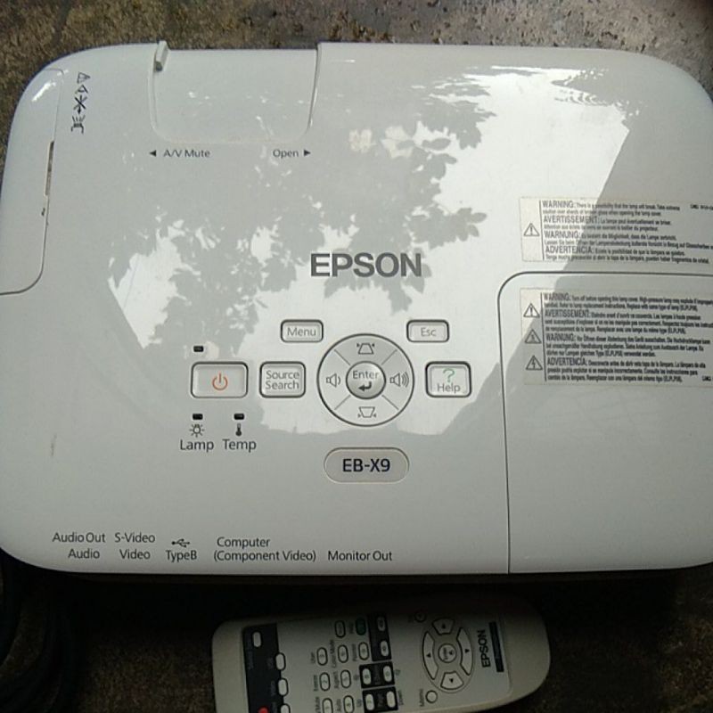 proyektor epson eb-x9 bekas