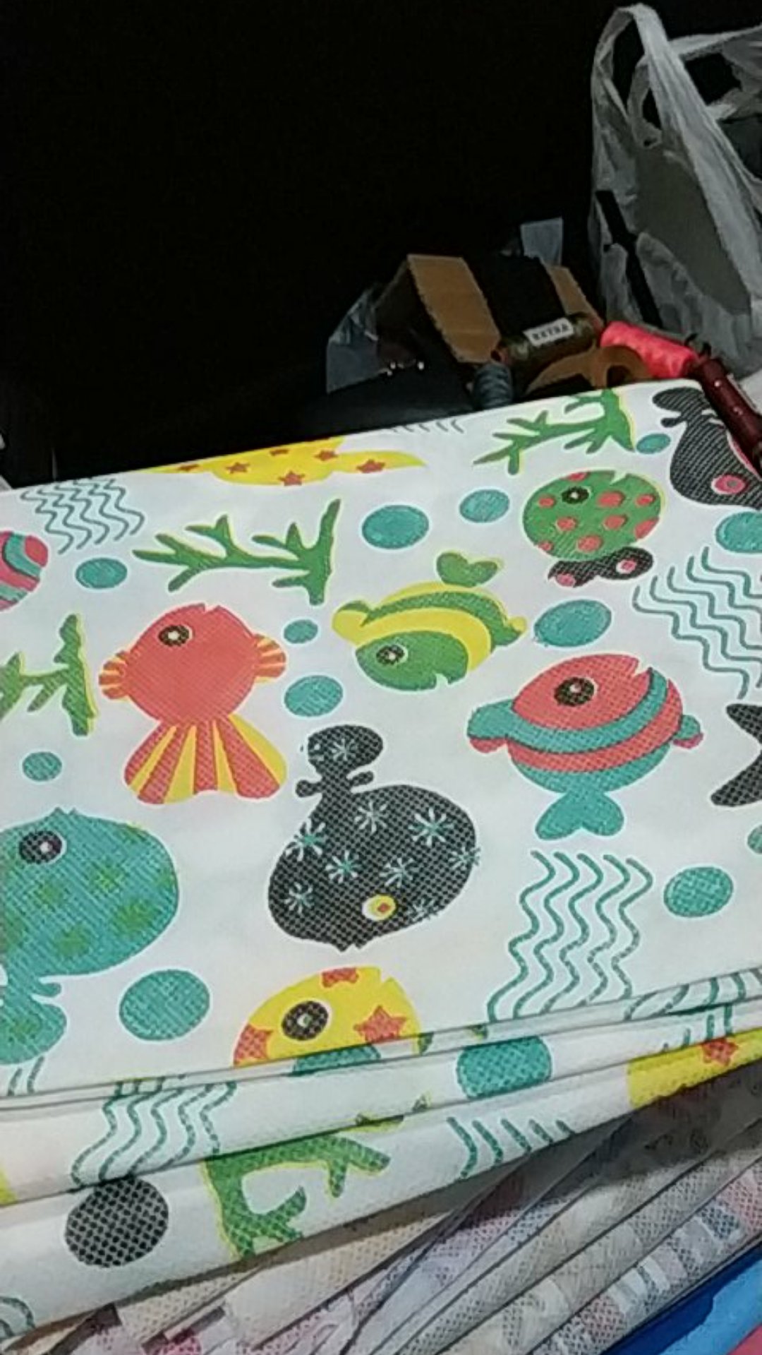 Spunbond / Wallpaper / Kain Tisu Fish