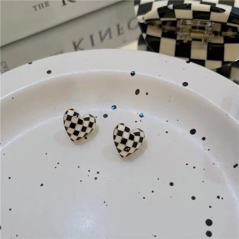 Anting Tusuk Gaya Korea Motif Kotak-Kotak Hitam Putih Untuk Wanita