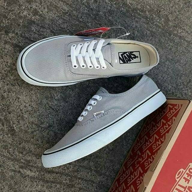 sepatu vans authentic