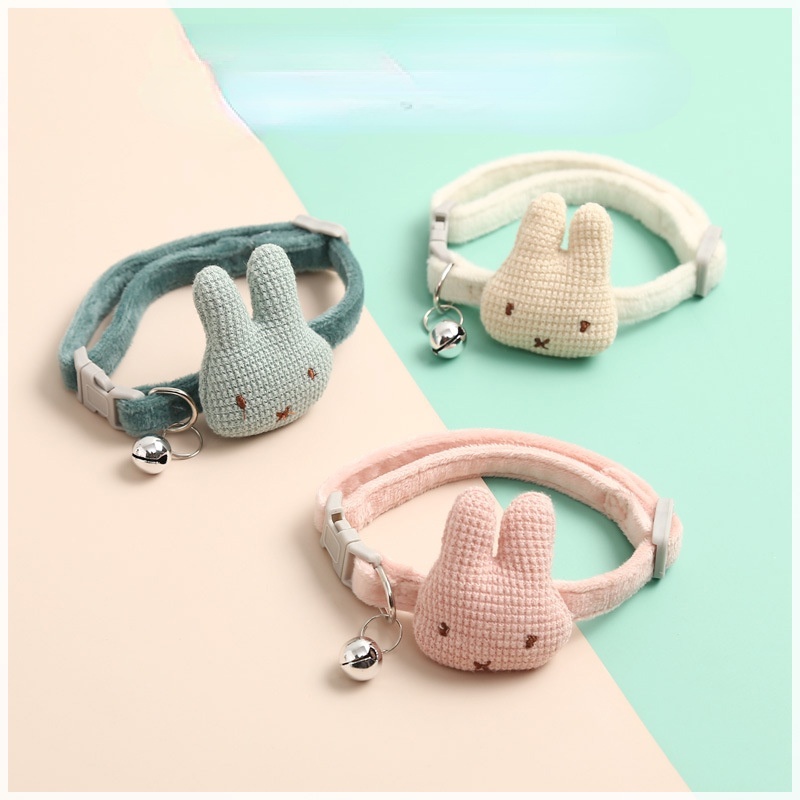 Kalung Leher Rajut Bahan plush Adjustable Dengan Lonceng Untuk Kucing / Anjing