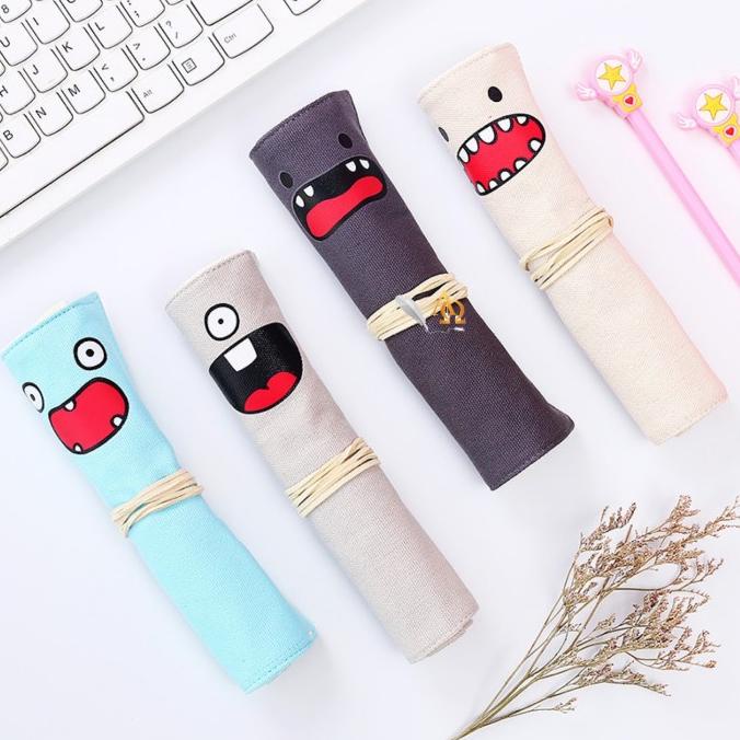 

TERBARU Tempat Pensil Unik / Pencil Box Gulung Motif Monster Imut/TEMPAT PENSIL AESTHETIC/TEMPAT PENSIL ANAK PEREMPUAN/TEMPAT PENSIL LUCU/TEMPAT PENSIL 3D/TEMPAT PENSIL TRANSPARAN/TEMPAT PENSIL LUCU/TEMPAT PENSIL KOREA/TEMPAT PENSIL KAIN/TEMPAT PENSIL