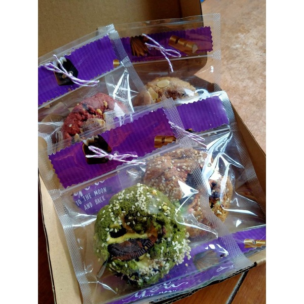 

Medium Soft Cookies Kekinian (isi 4 pcs/box)