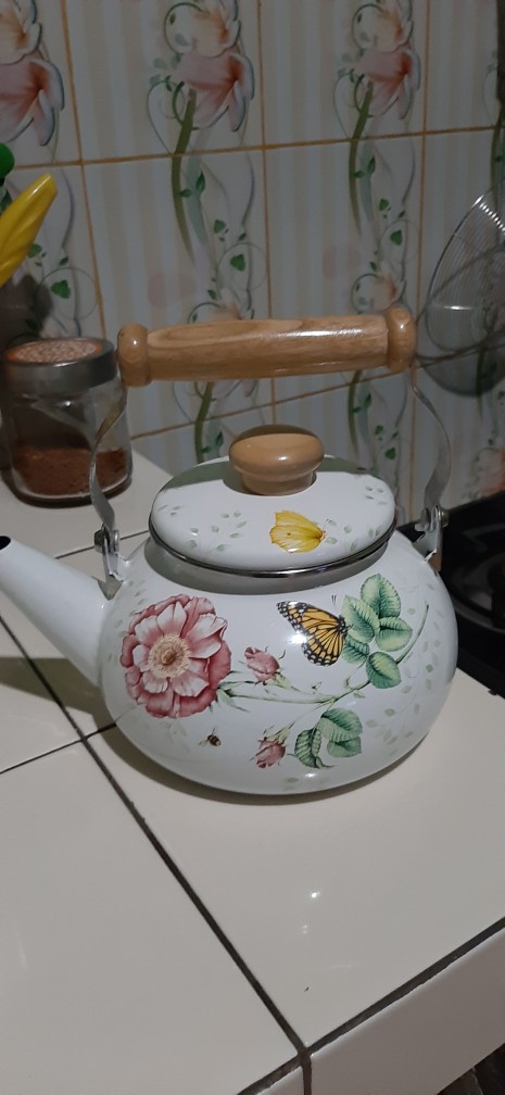 Teko Enamel Motif Kupu Kupu