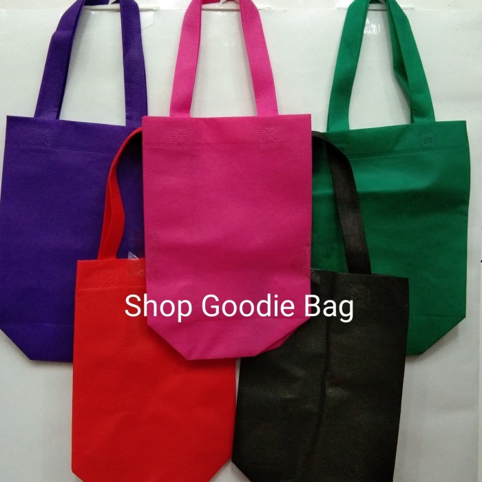 

SALE Tas Spunbond Handle Box uk 20x25x9 / Goodie Bag / Tas Kain Polos - Putih