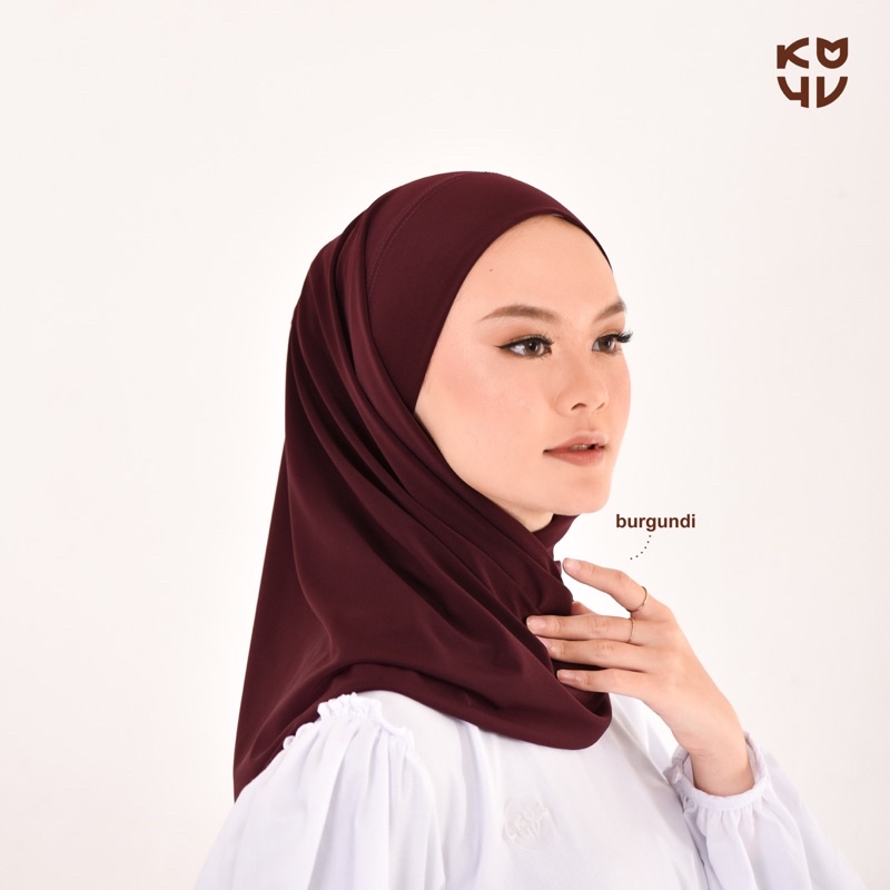 Koyu Hijab Mela Segiempat Instant (Tali Segitiga)