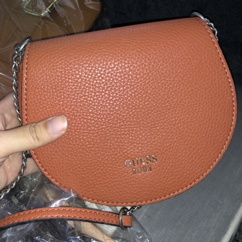 PRELOVED TAS KECIL GUESS