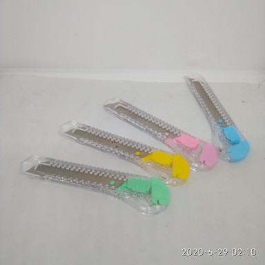 

PISAU CUTTER / CUTTER / BESAR DAN KECIL