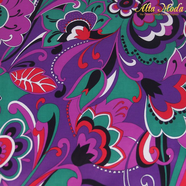 

Alta Moda Scuba Ungu Hijau Motif Kelopak Bunga (1M)