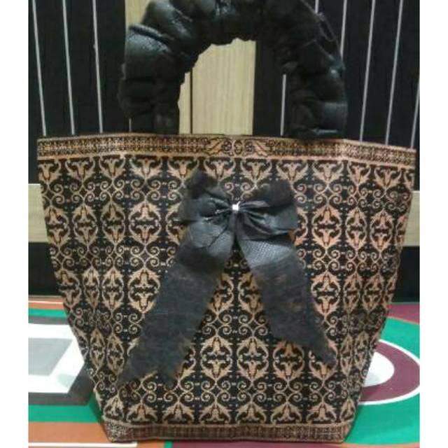 Tas hajatan spunbond R5 batik mewah(P21xL16xT23)